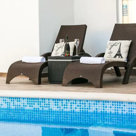 Luxury Elis With Private Pool דירה