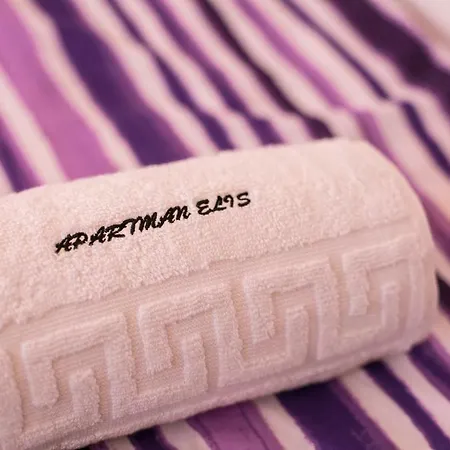 Luxury Elis With Private Pool