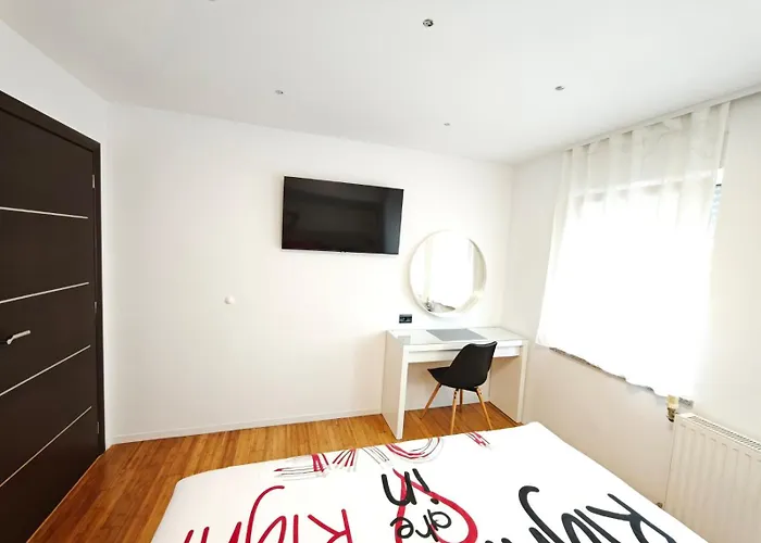 Luxury Elis With Private Pool 아파트 *