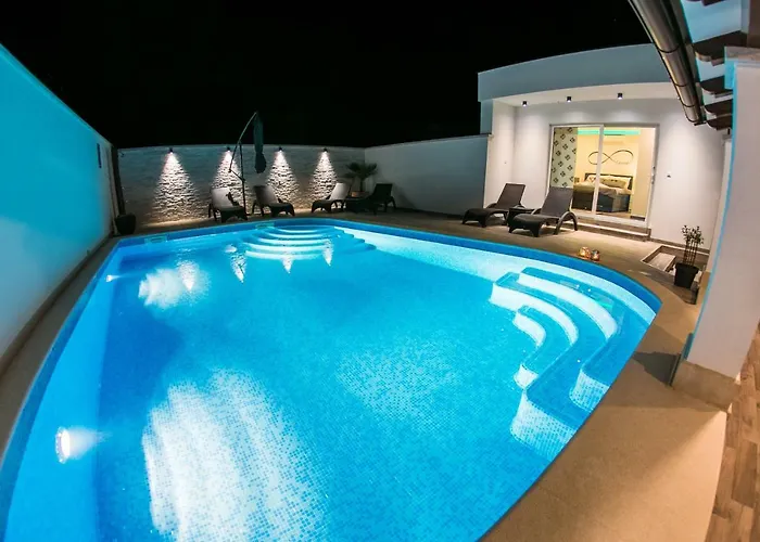 Luxury Elis With Private Pool 公寓 普拉