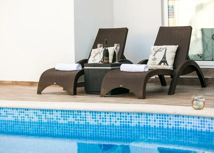 Luxury Elis With Private Pool 公寓