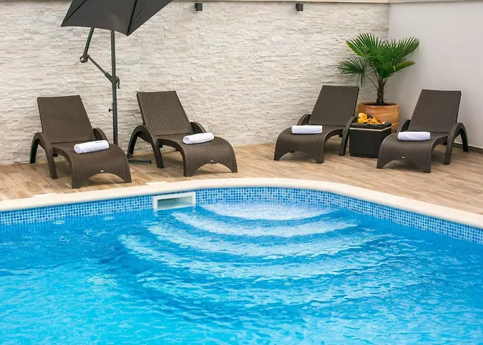 아파트 Luxury Elis With Private Pool