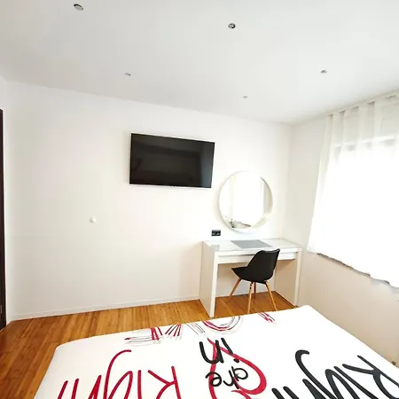 Elis Apartment *