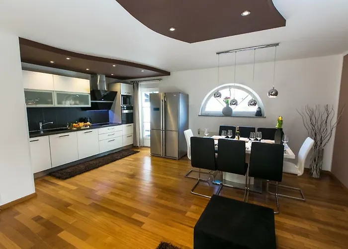 Luxury Elis With Private Pool Appartement Pula