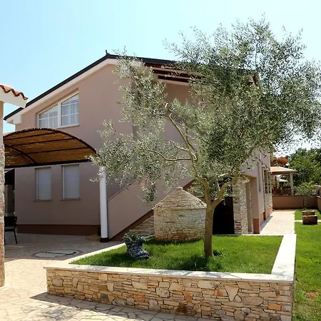 Luxury Elis With Private Pool Daire