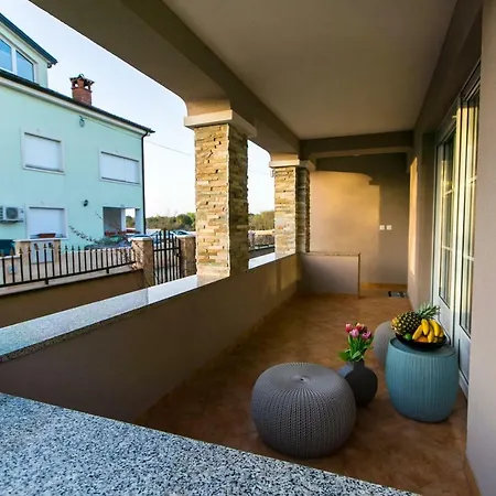 Luxury Elis With Private Pool Daire