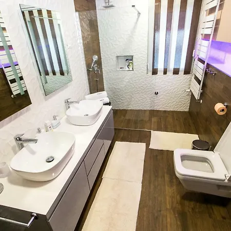 Luxury Elis With Private Pool Daire