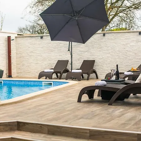 Luxury Elis With Private Pool Daire *
