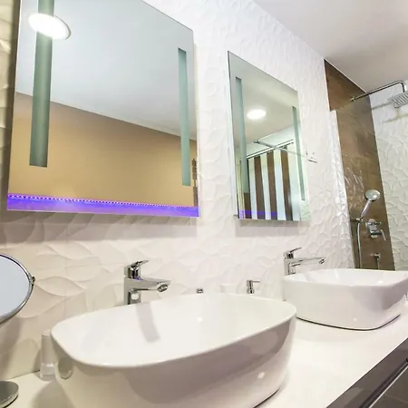 Luxury Elis With Private Pool Pula